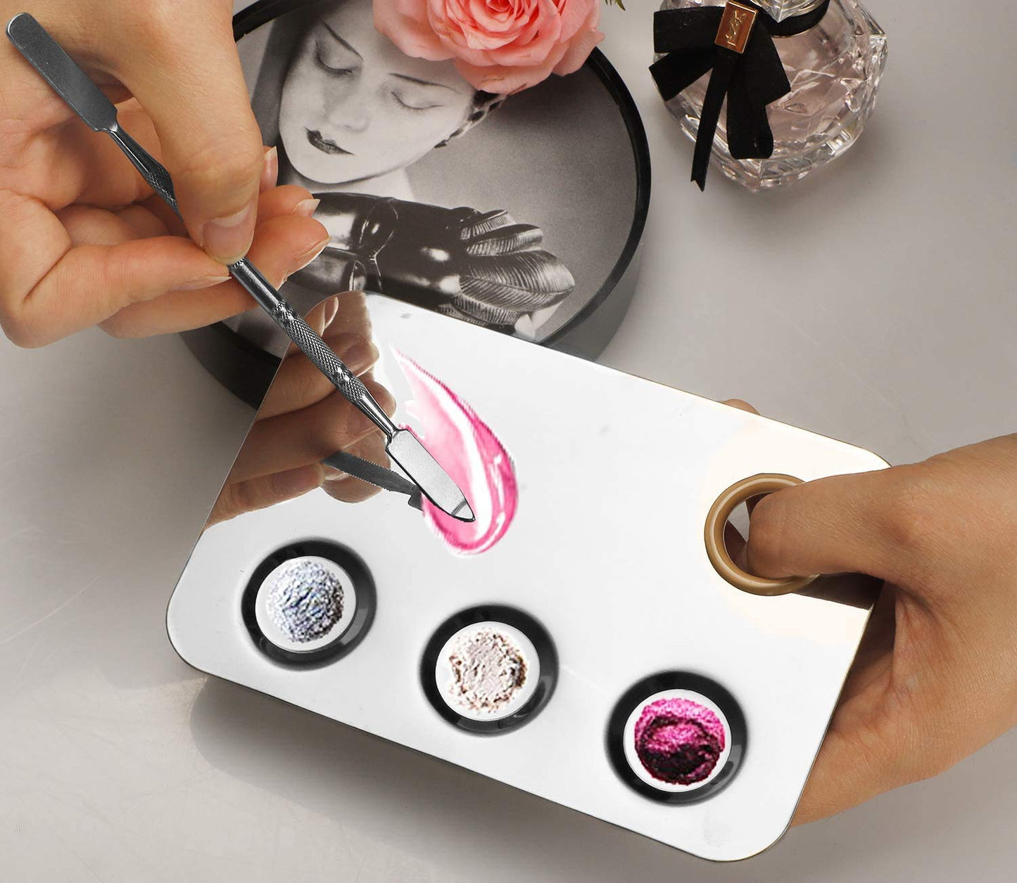 Makeup Mixing Palette, 6x4inch Stainless Steel Makeup Palette 3-well Nail-art Cosmetic Artist Mixing Palette with Makeup Spatula, Stocking Stuffers Christmas Gifts for Women